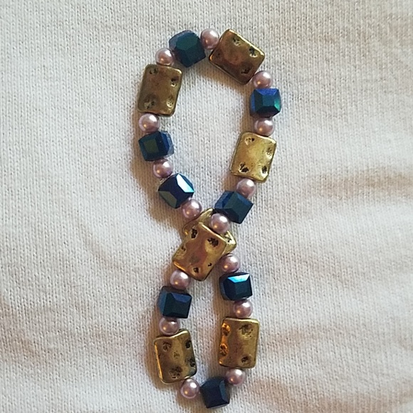 Bracelets - Picture 2 of 6